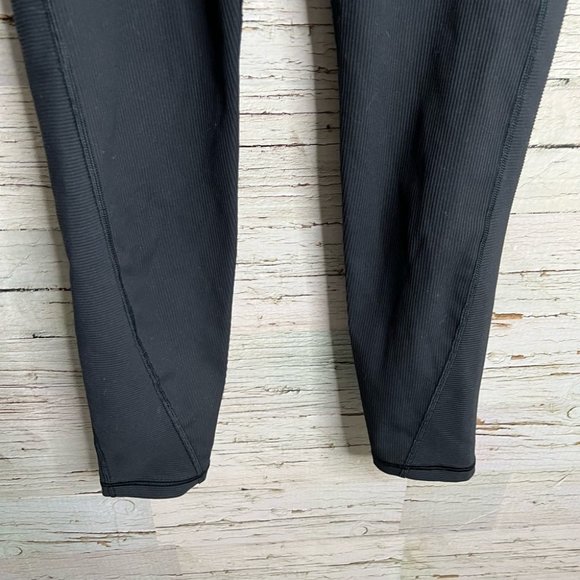 Gap high rise black leggings size small crop - Picture 2 of 10